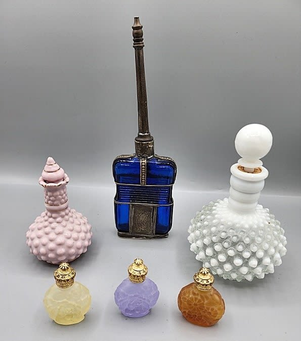 Group of 6 Vintage Perfume Bottles 3c8f7f