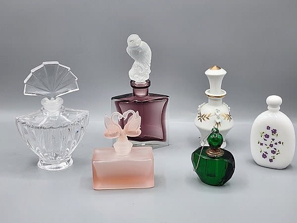 6 Vintage perfume bottles mostly 3c8f81