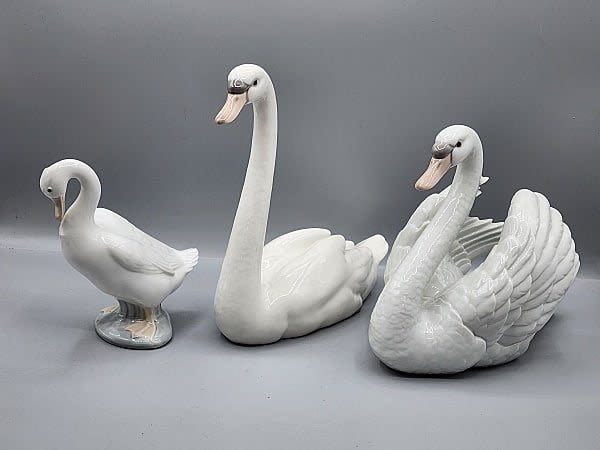 Includes Lladro Swan with wings 3c8f7a