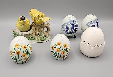 4 Vintage Salt Pepper Shakers Birds  3c8fbc