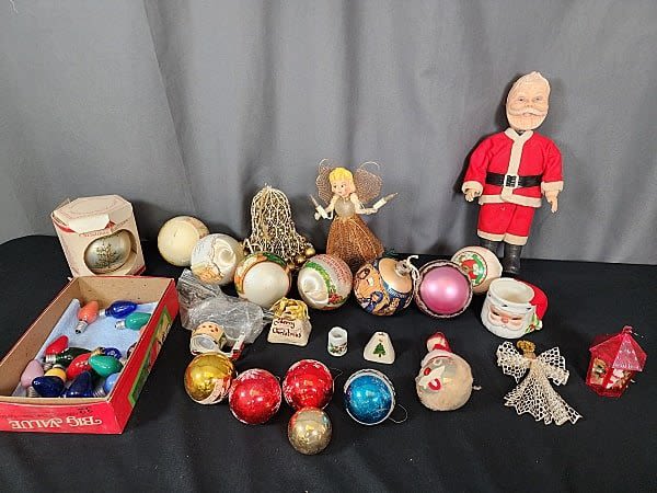 Vintage Christmas Lot Ornaments 3c8fb9