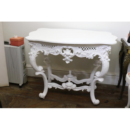 Elaborate white painted mahogany 3c9079