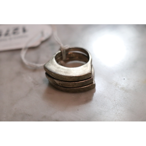 Three modernist silver rings (3)