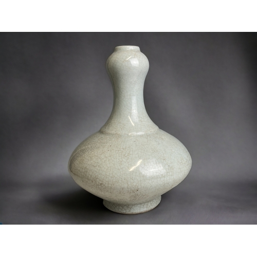 A CHINESE PORCELAIN GE-TYPE VASE.