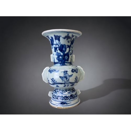 A CHINESE MING QING ZUN FORM PORCELAIN 3c9333
