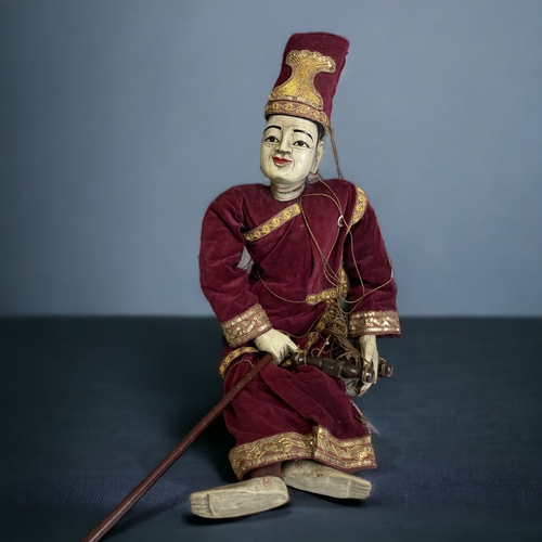 A CARVED WOODEN BURMESE MARIONETTE 3c933b