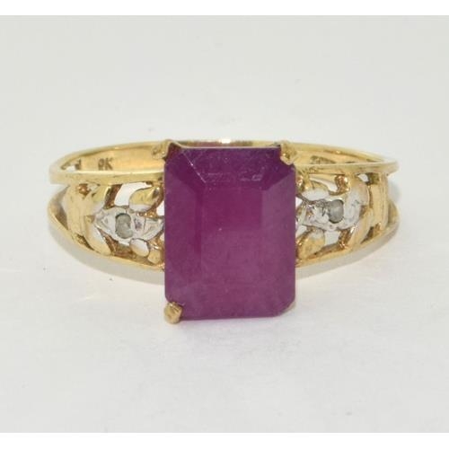 9ct Gold Diamond & Ruby Ring. Size