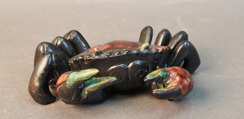 PAINTED POTTERY FIGURE OF A CRAB  3c6eb3