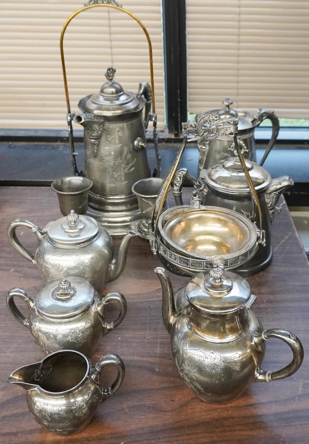 COLLECTION OF VICTORIAN SILVERPLATE 3c70a9