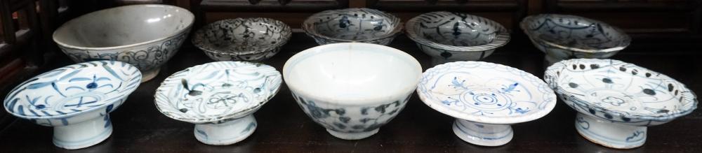 GROUP OF CHINESE BLUE AND WHITE