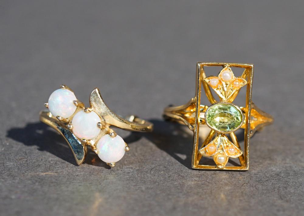 14 KARAT YELLOW GOLD AND PERIDOT 3c71a0