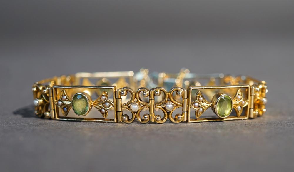 14 KARAT YELLOW GOLD PERIDOT AND 3c71a8