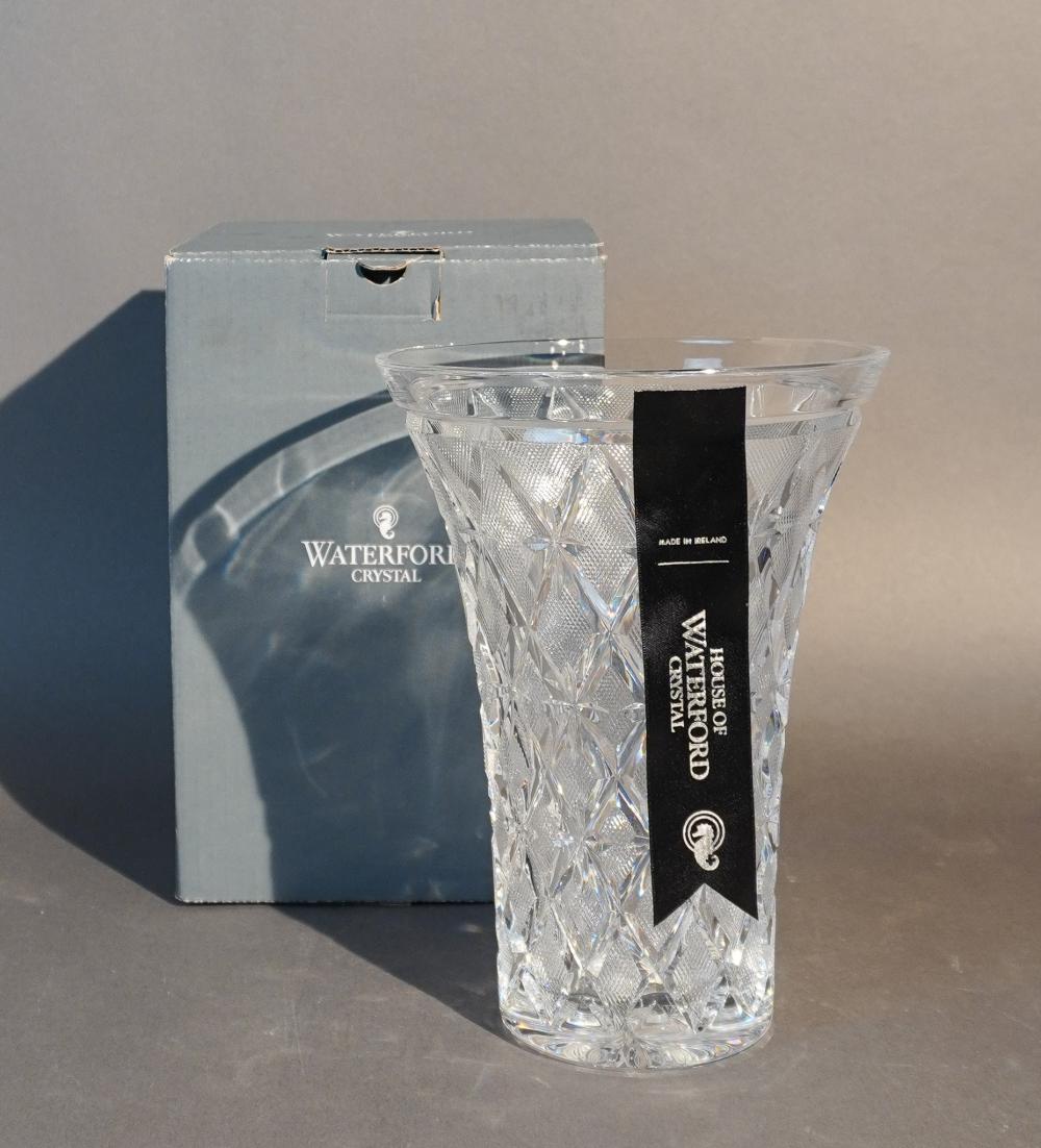 WATERFORD LACE CRYSTAL VASE WITH 3c7204