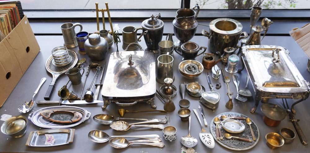 COLLECTION OF ASSORTED METALCRAFT