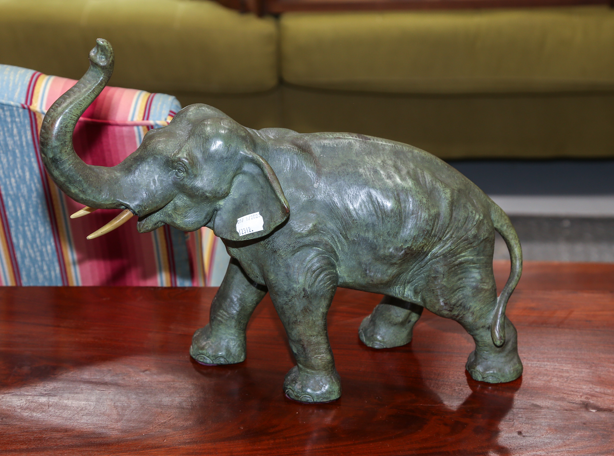 PATINATED BRONZE ELEPHANT SCULPTURE 3c75e7