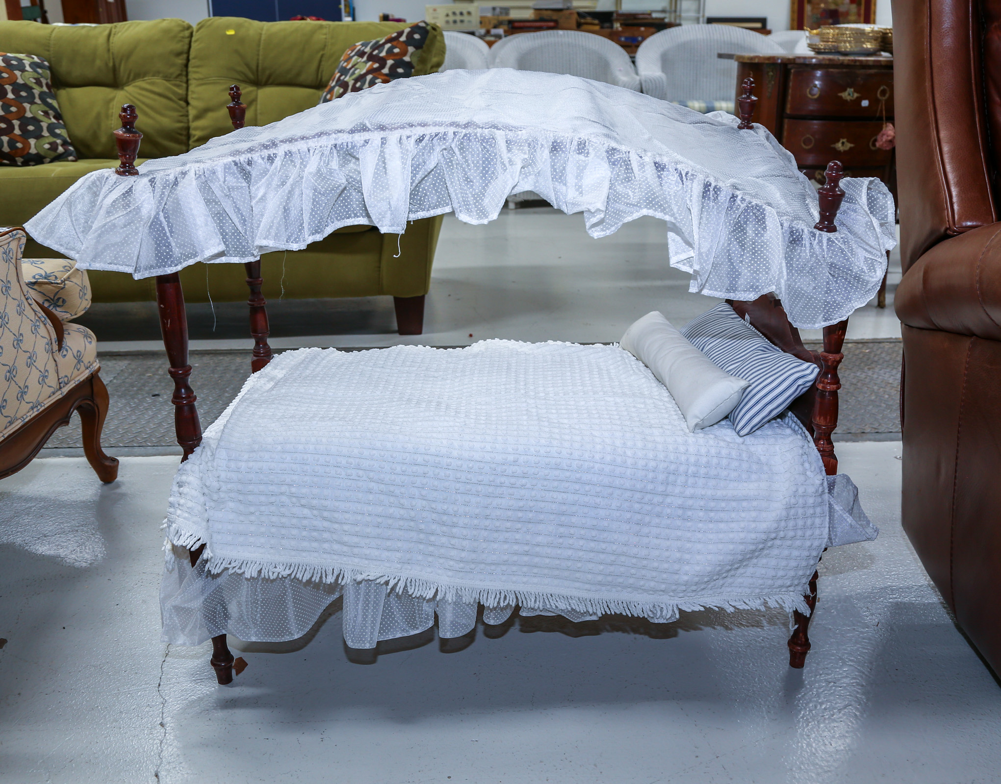 A DOLL SIZE CANOPY BED Early 20th