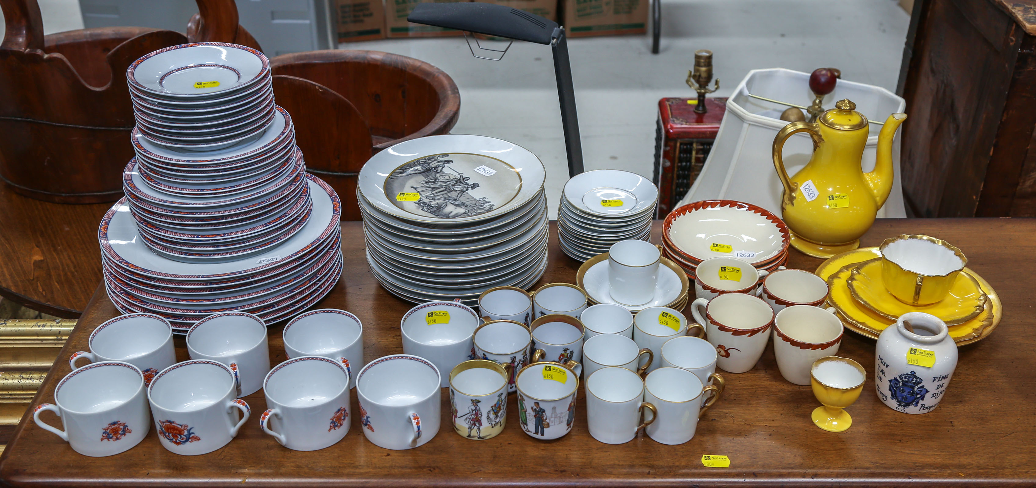 COLLECTION OF PORCELAIN Including 3c763e