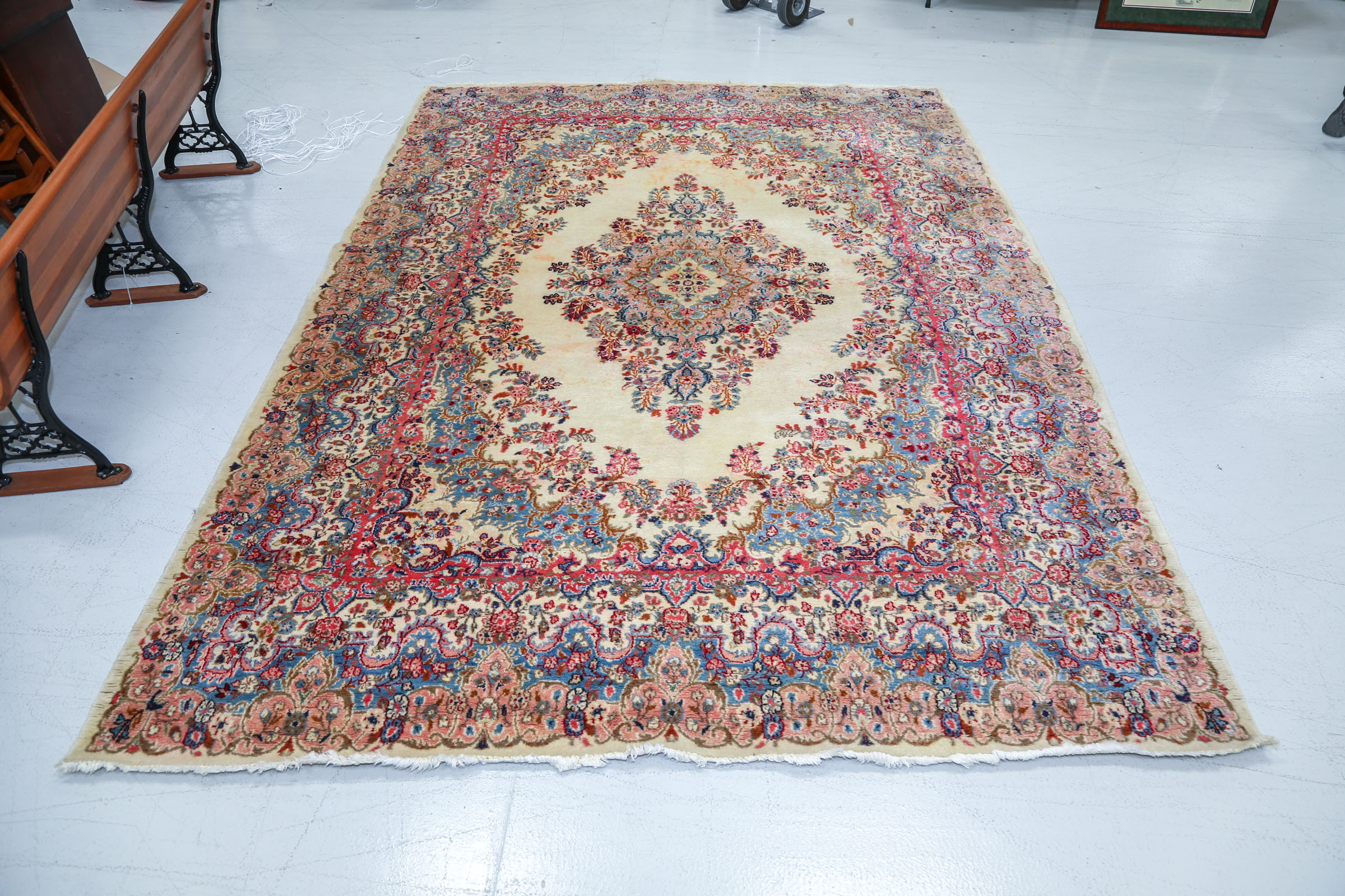 SEMI ANTIQUE KERMAN RUG IRAN  3c7678