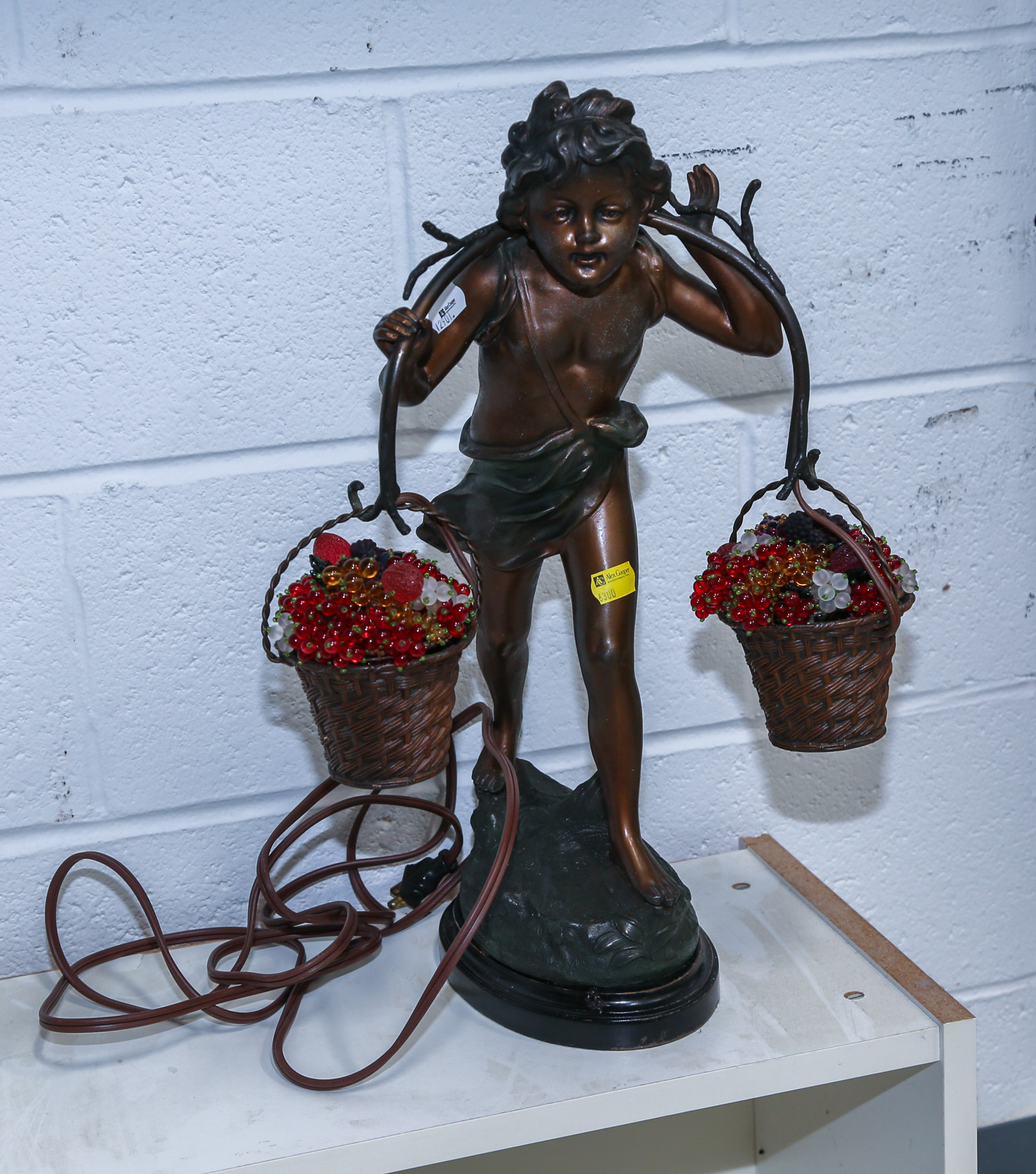 PATINATED METAL GLASS FIGURAL 3c76c7