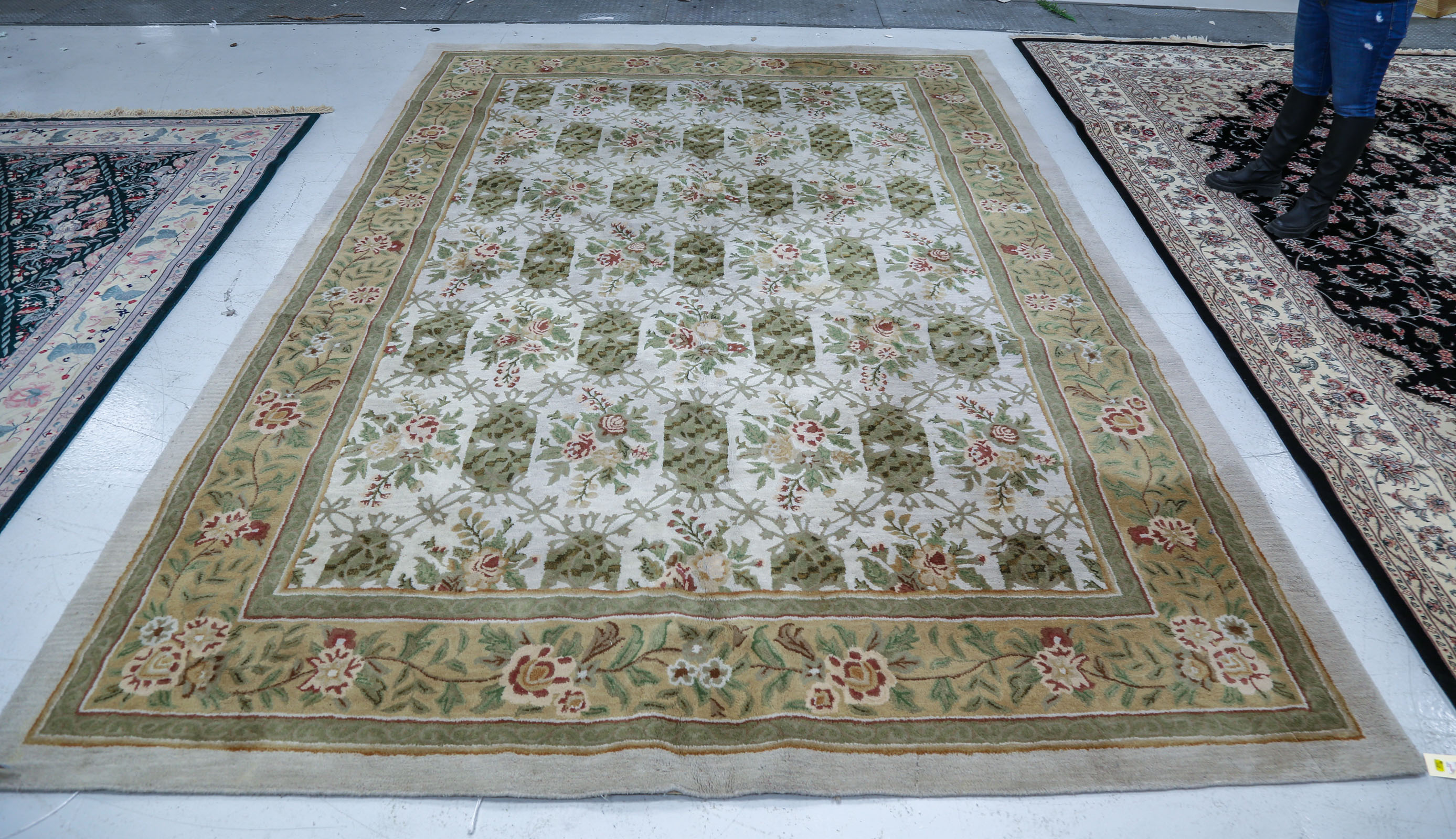 FLORAL DESIGN CARPET, INDIA, 9.7