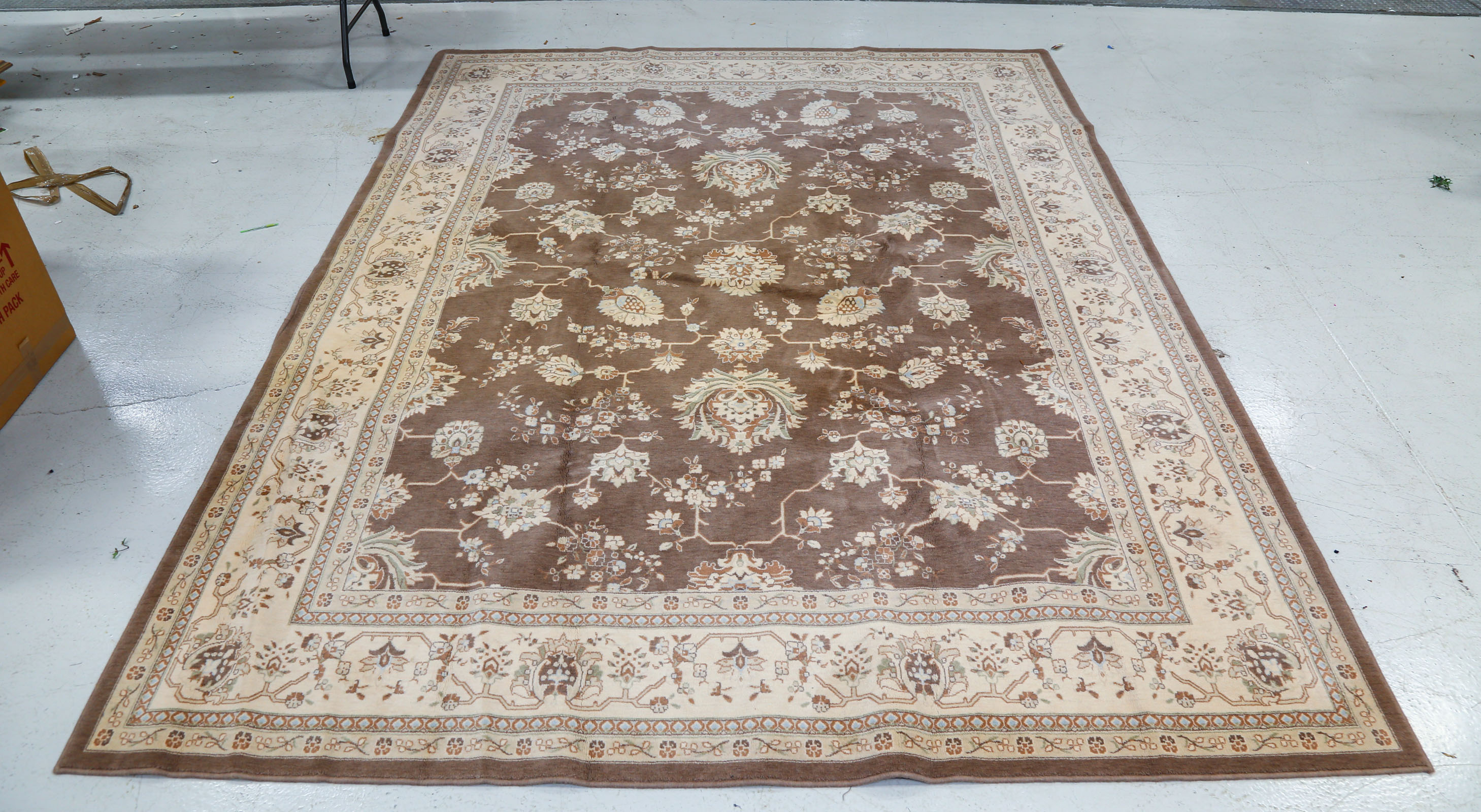 MAHAL DESIGN MACHINE MADE RUG,