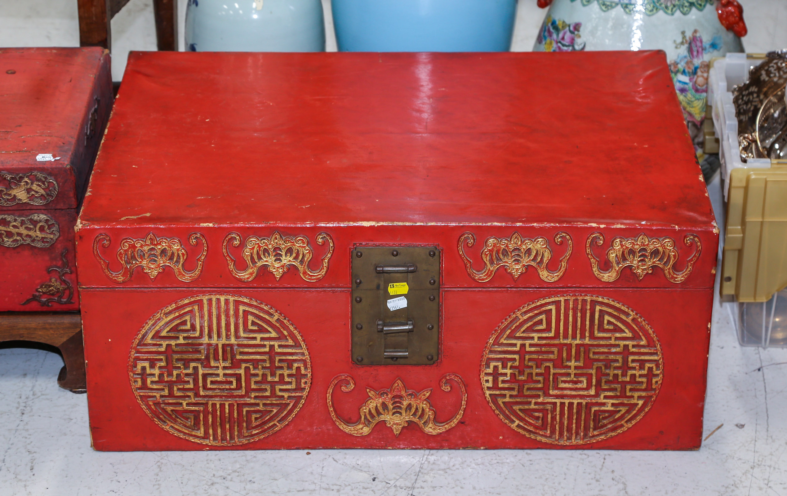 CHINESE LACQUERED GILT DOWRY 3c77f7