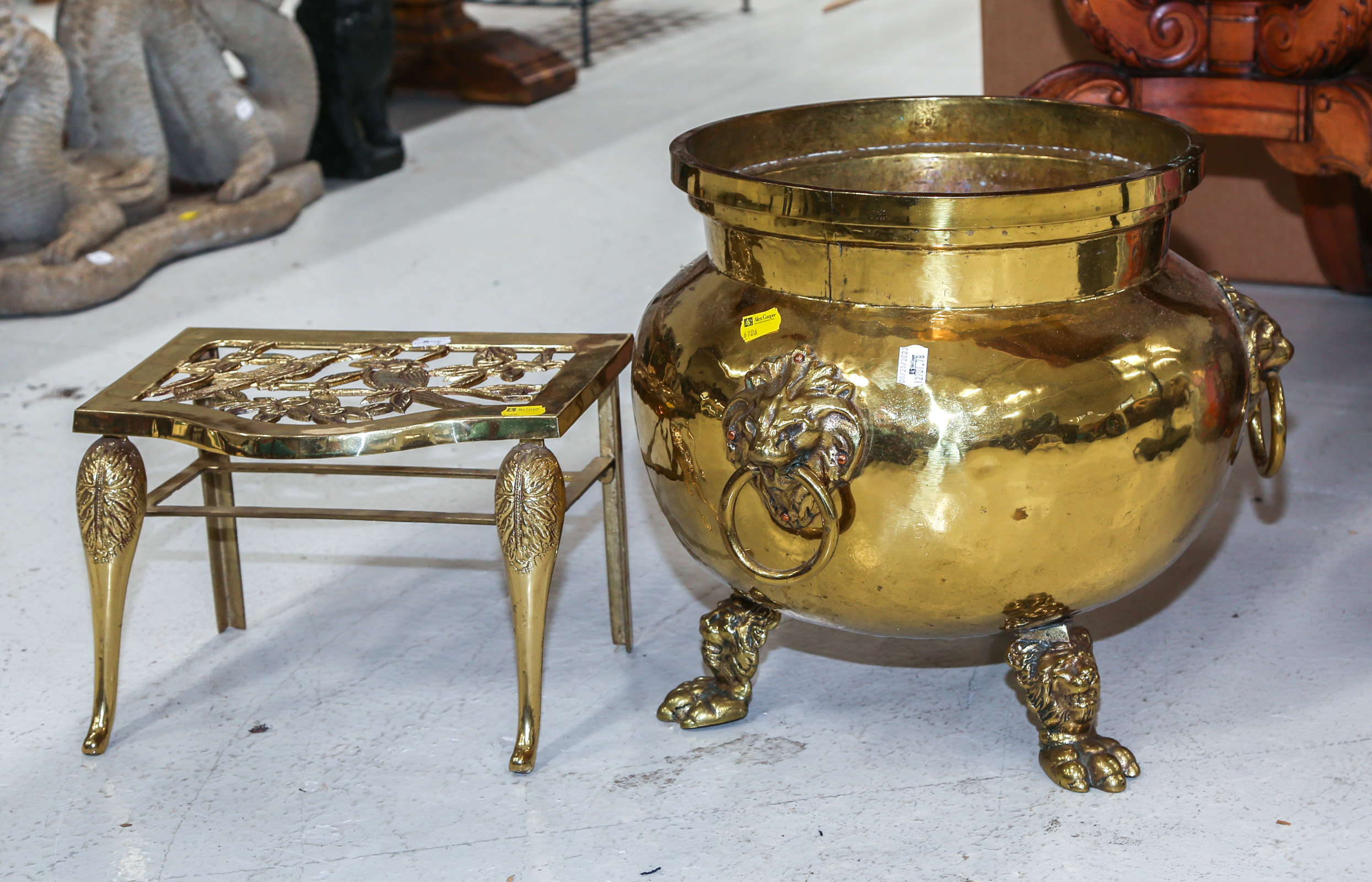 LARGE BRASS KINDLING BUCKET & FOOTMAN