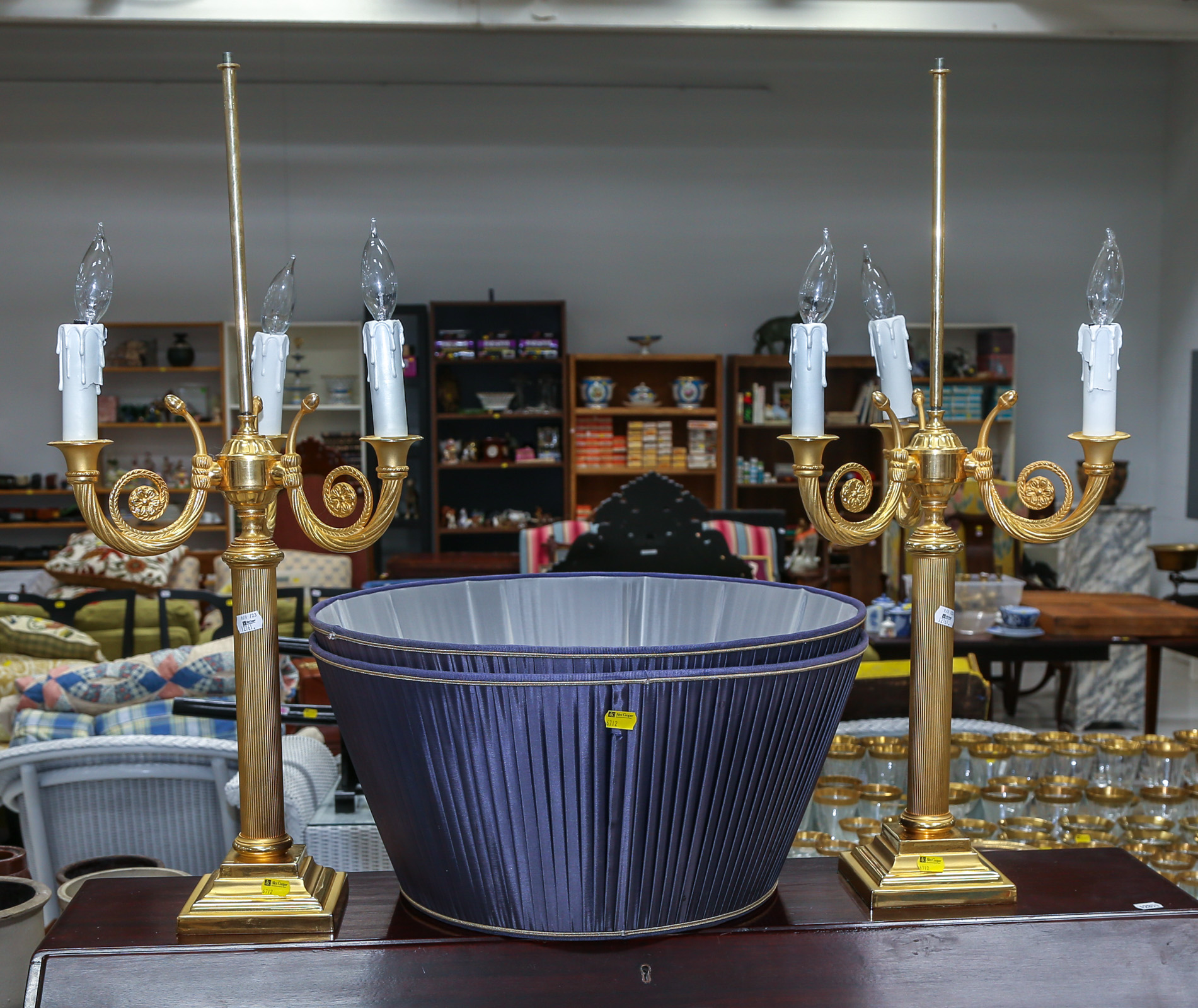 A PAIR OF NEOCLASSICAL GILT BRASS TABLE