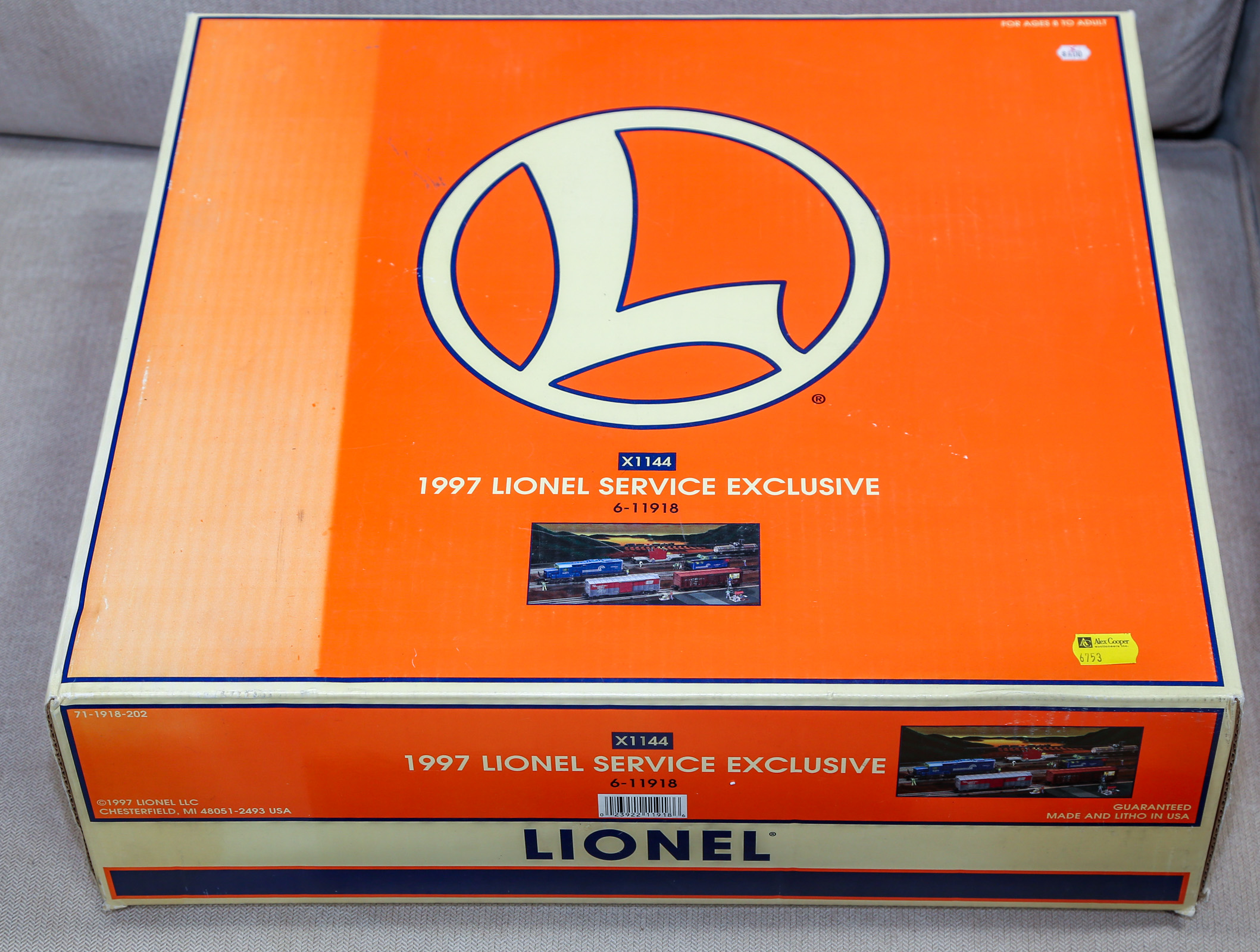 LIONEL 1977 SERVICE EXCLUSIVE BOXED