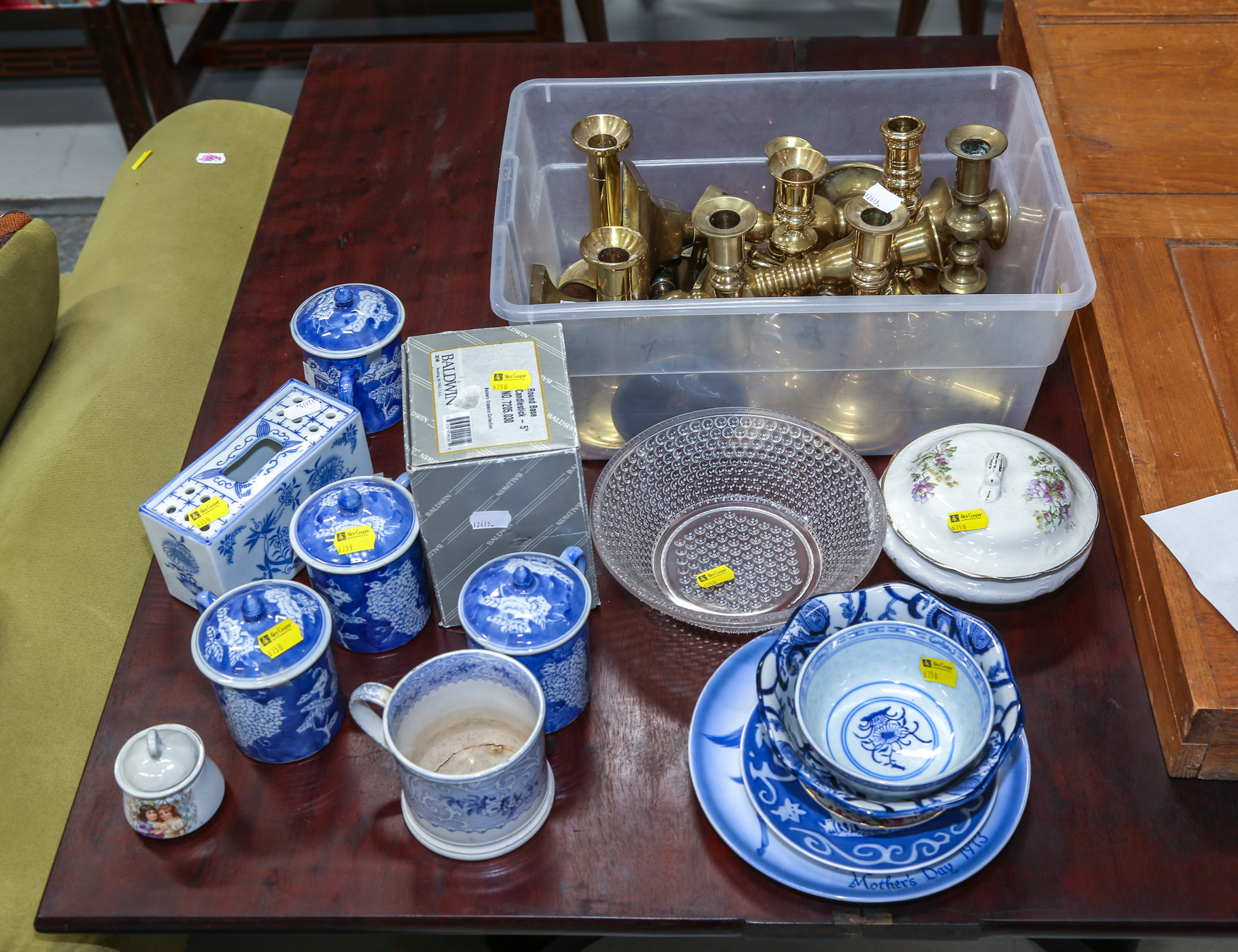 ASSORTMENT OF ASIAN STYLE CHINA 3c7902