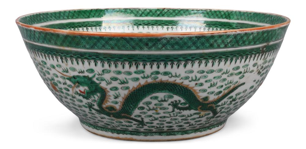 CHINESE EXPORT PUNCH BOWL WITH 3c79dd