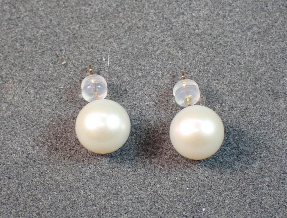 SOUTH SEA PEARL AND EIGHTEEN KARAT