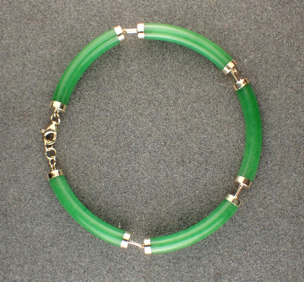 JADE AND FOURTEEN KARAT GOLD BRACELETJADE 3c7b88