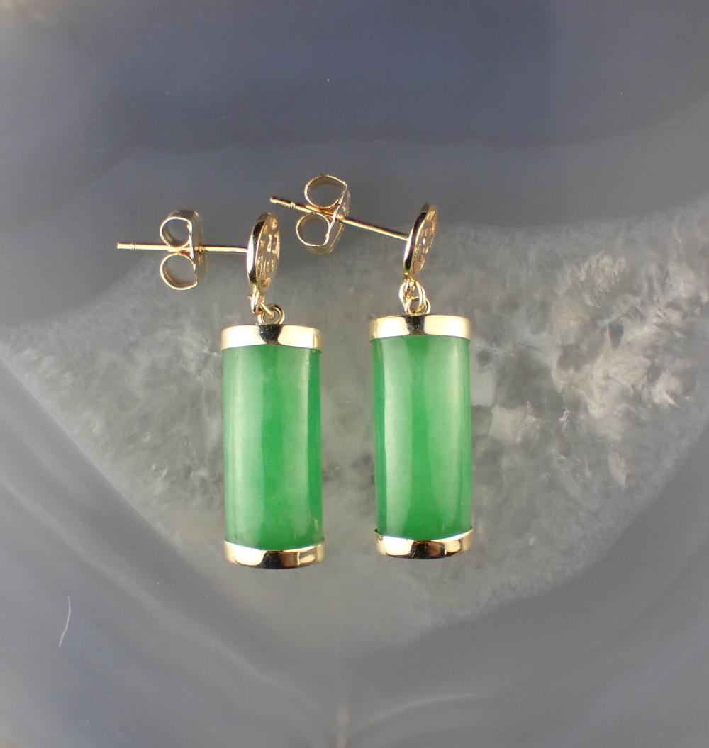 JADE AND FOURTEEN KARAT GOLD DANGLE 3c7b87