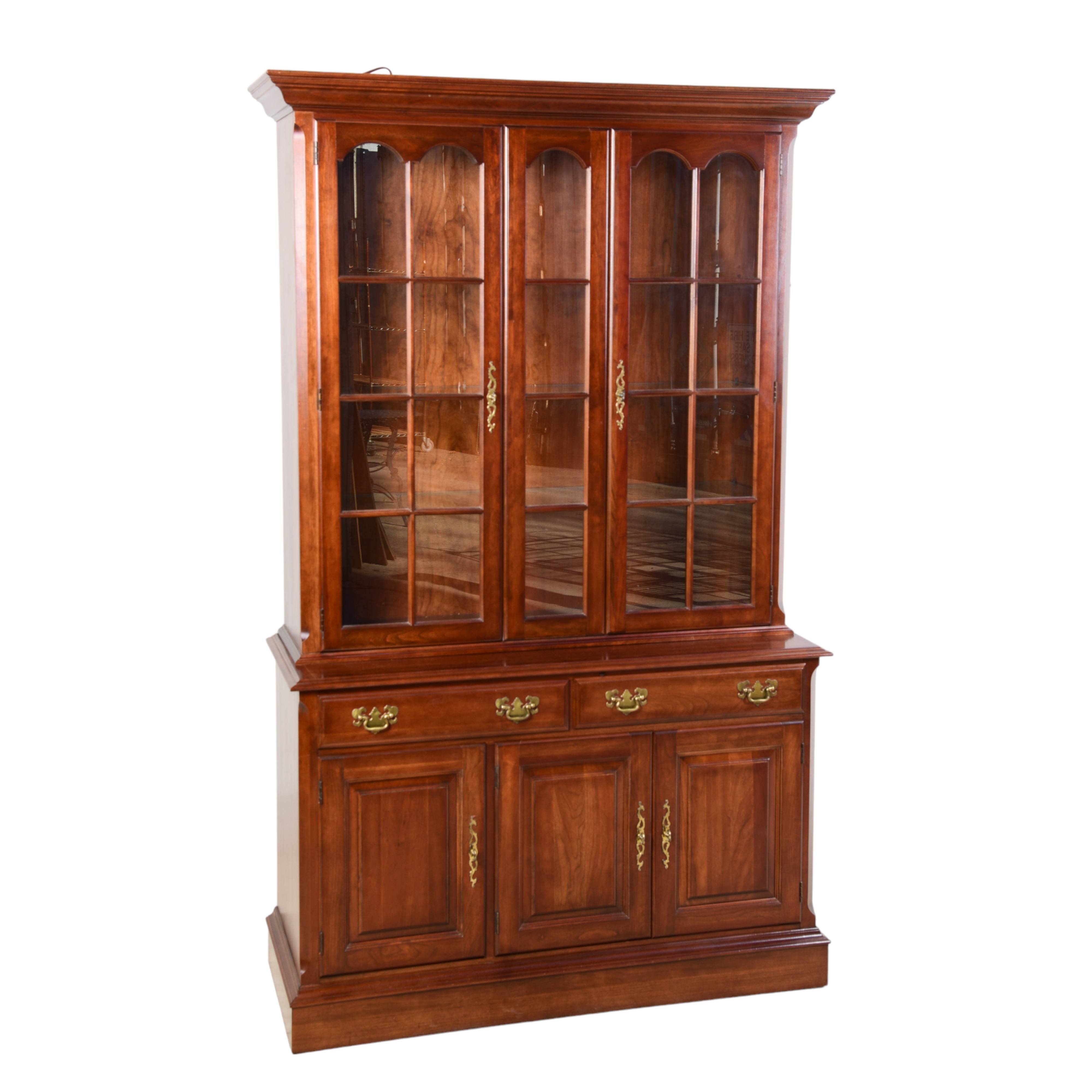 Pennsylvania House 2-pc china cabinet,