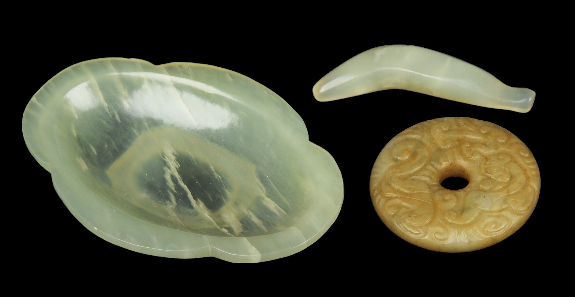 (3) Chinese carved green hardstone items,