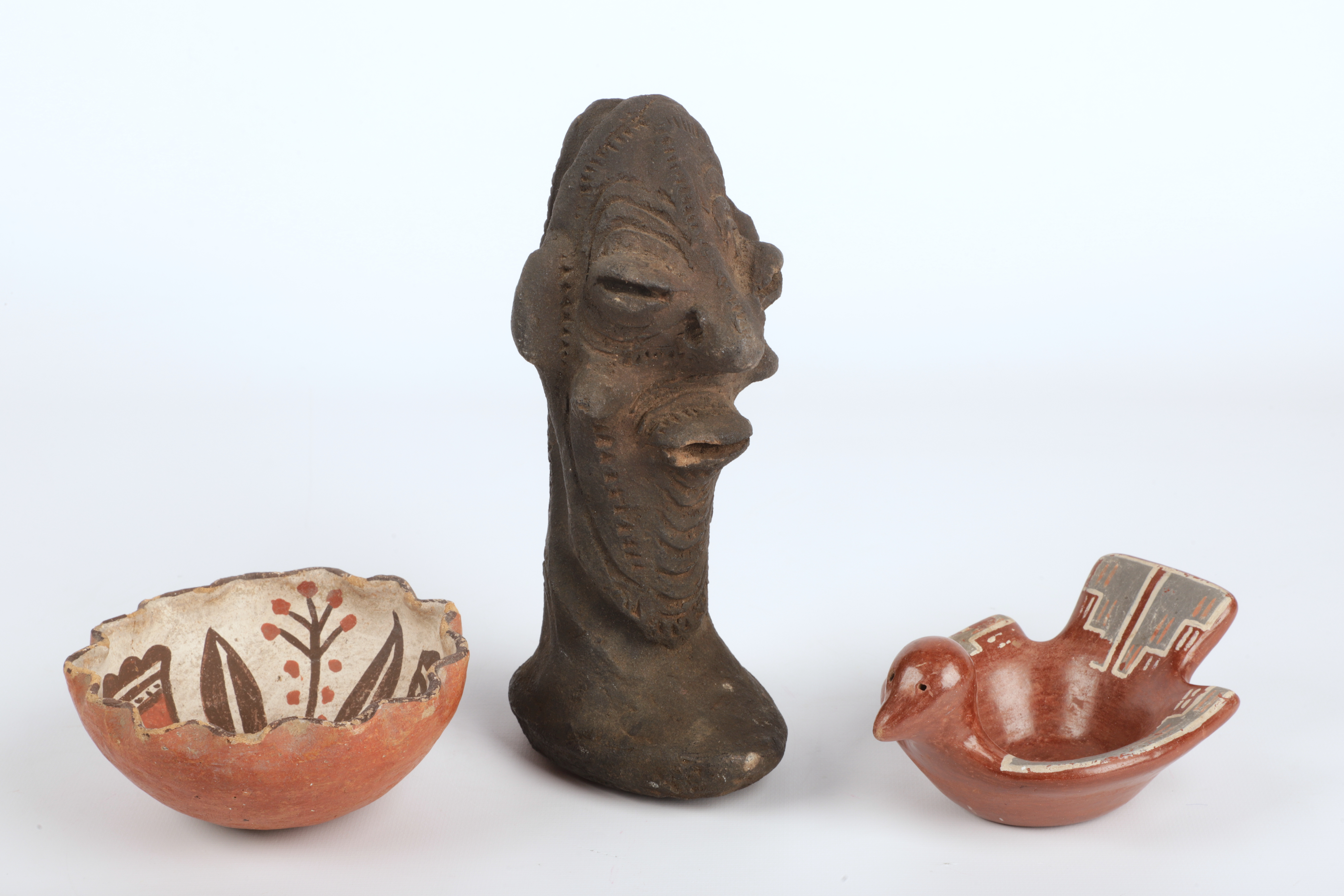 (3) Bura sculpture, pottery dishes