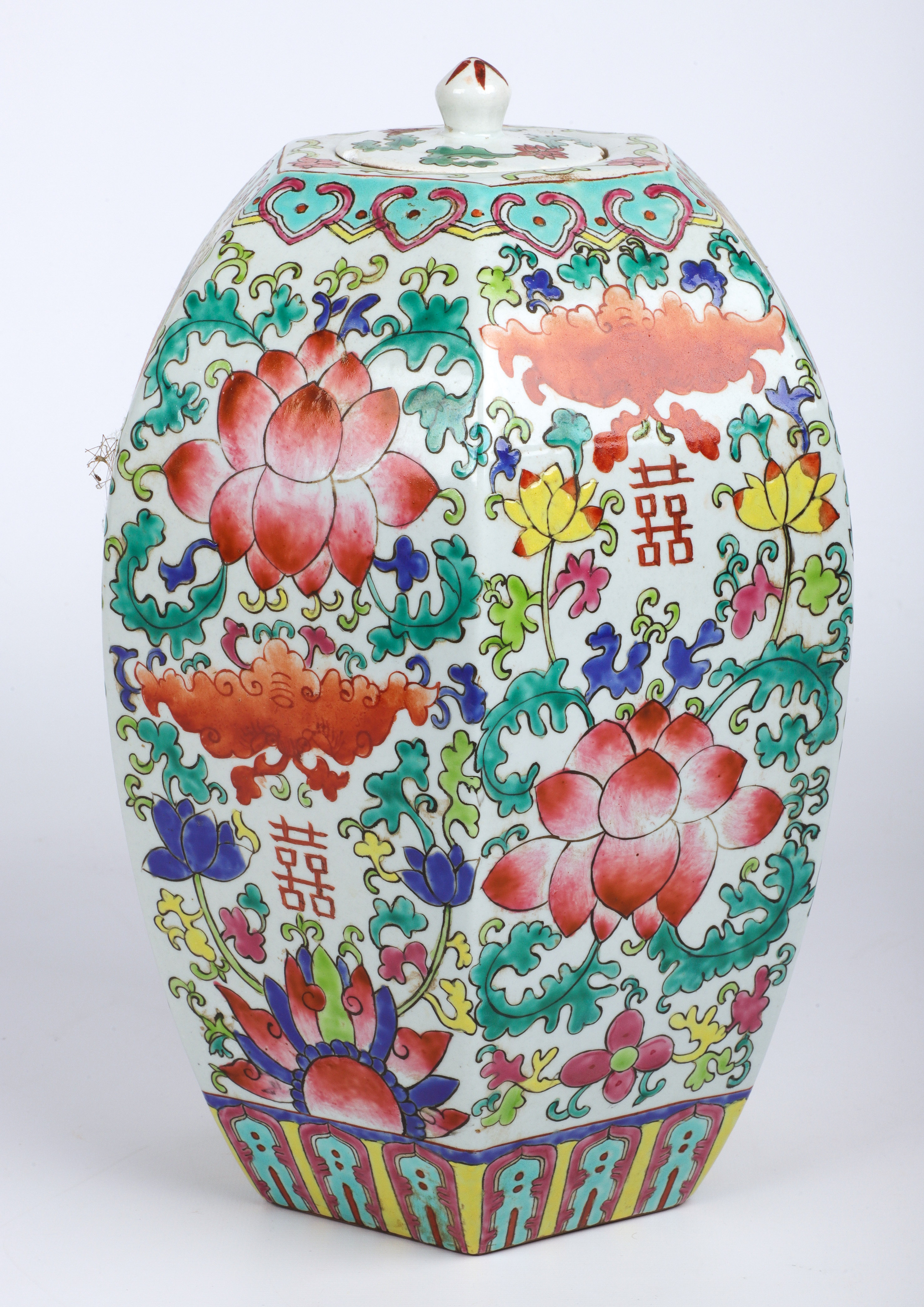 Chinese porcelain hexagonal covered 3ca925