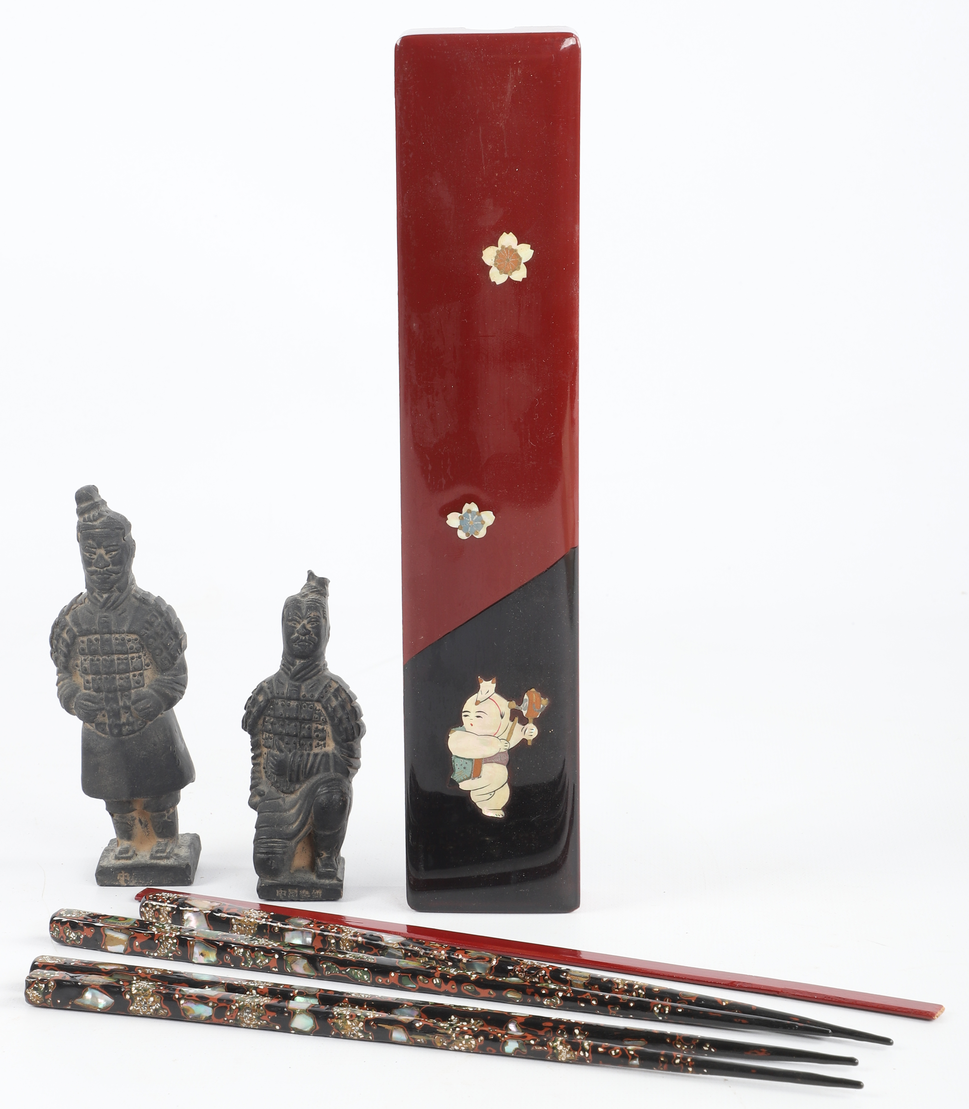Chinese tomb figures and chopsticks  3ca94b