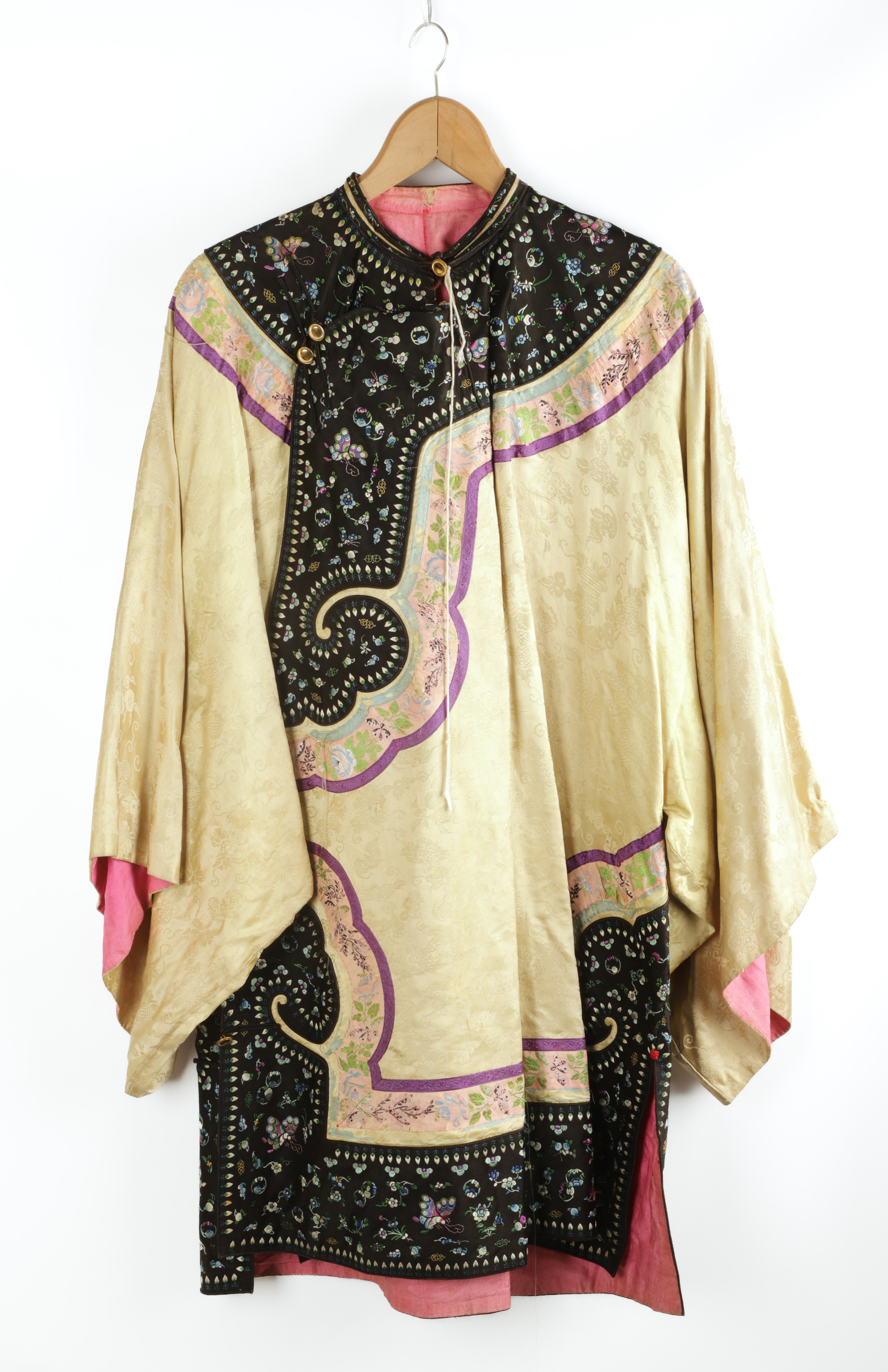 A woman's informal robe, qing dynasty,