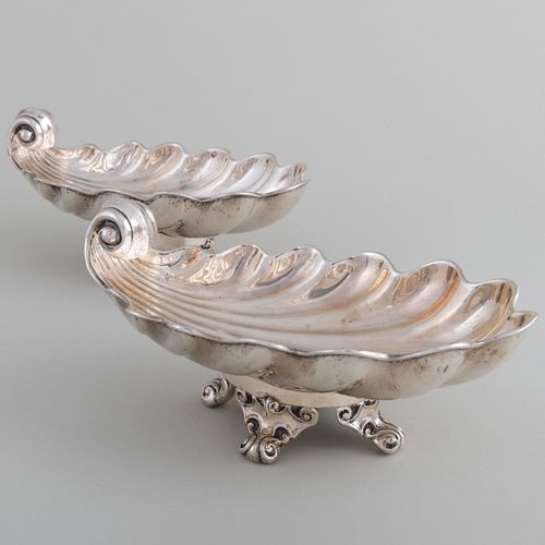 PAIR OF CONTINENTAL SILVER SHELL 3ca97e