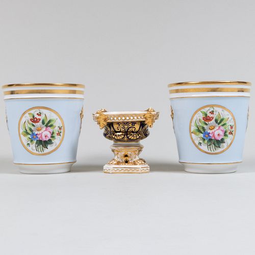 PAIR OF PORTUGUESE PORCELAIN CACHE 3caa64