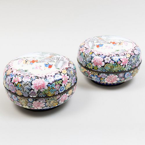 PAIR OF CHINESE ENAMEL BOXES AND