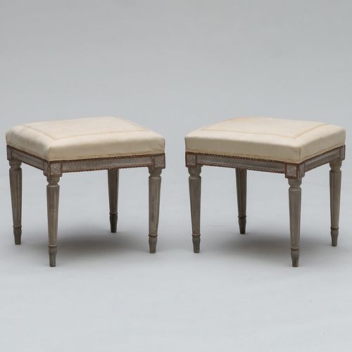 PAIR OF LOUIS XVI STYLE GREY PAINTED 3cac30