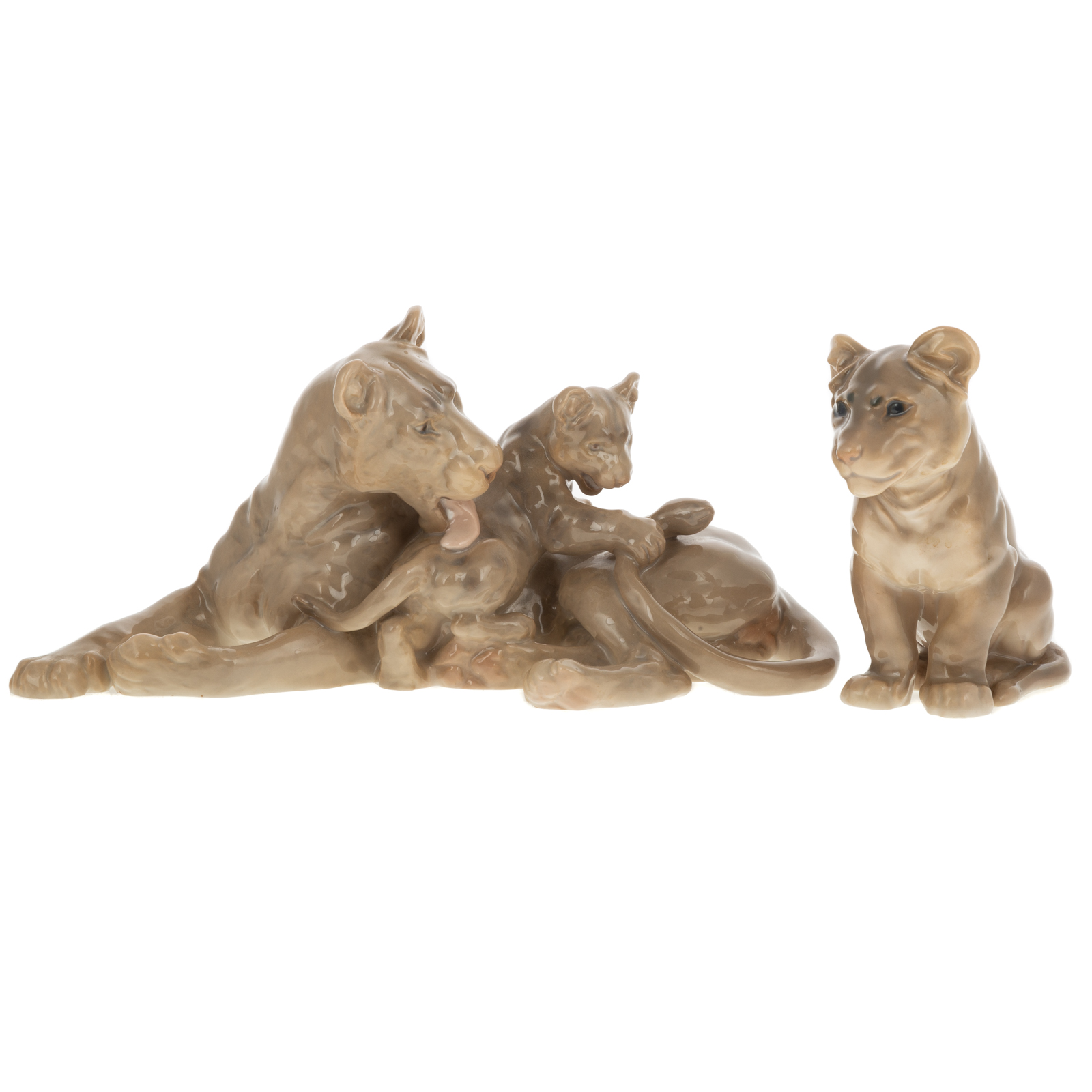 B & G PORCELAIN LIONESS AND CUB & LION