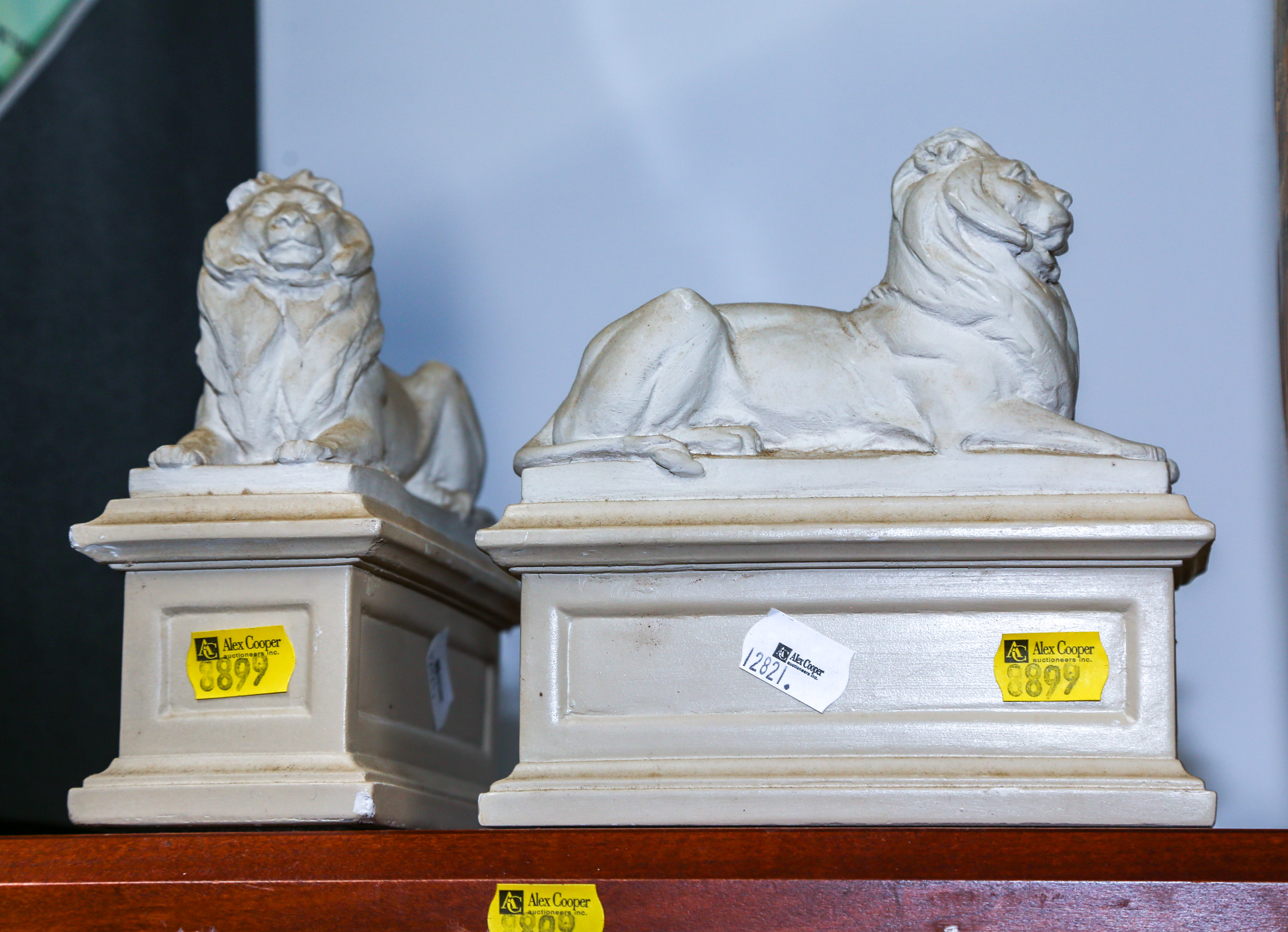 A PAIR OF LION FORM BOOKENDS ALVIN 3cb060