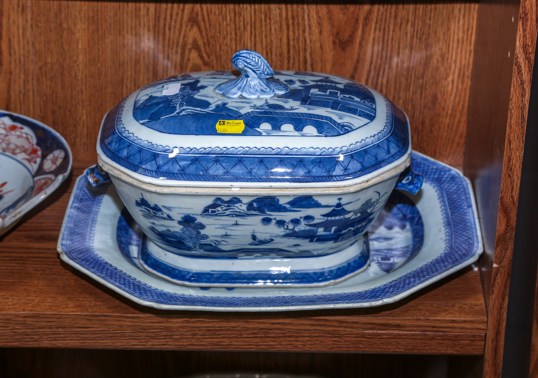 CHINESE EXPORT CANTON COVERED TUREEN