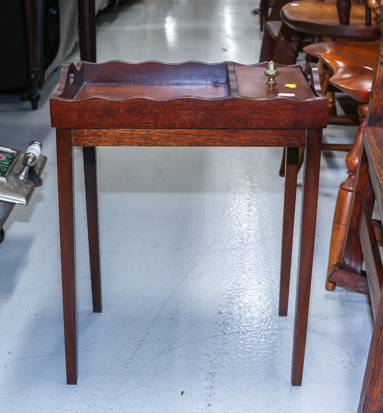 MAHOGANY TELEPHONE TABLE Mid 20th 3cb259