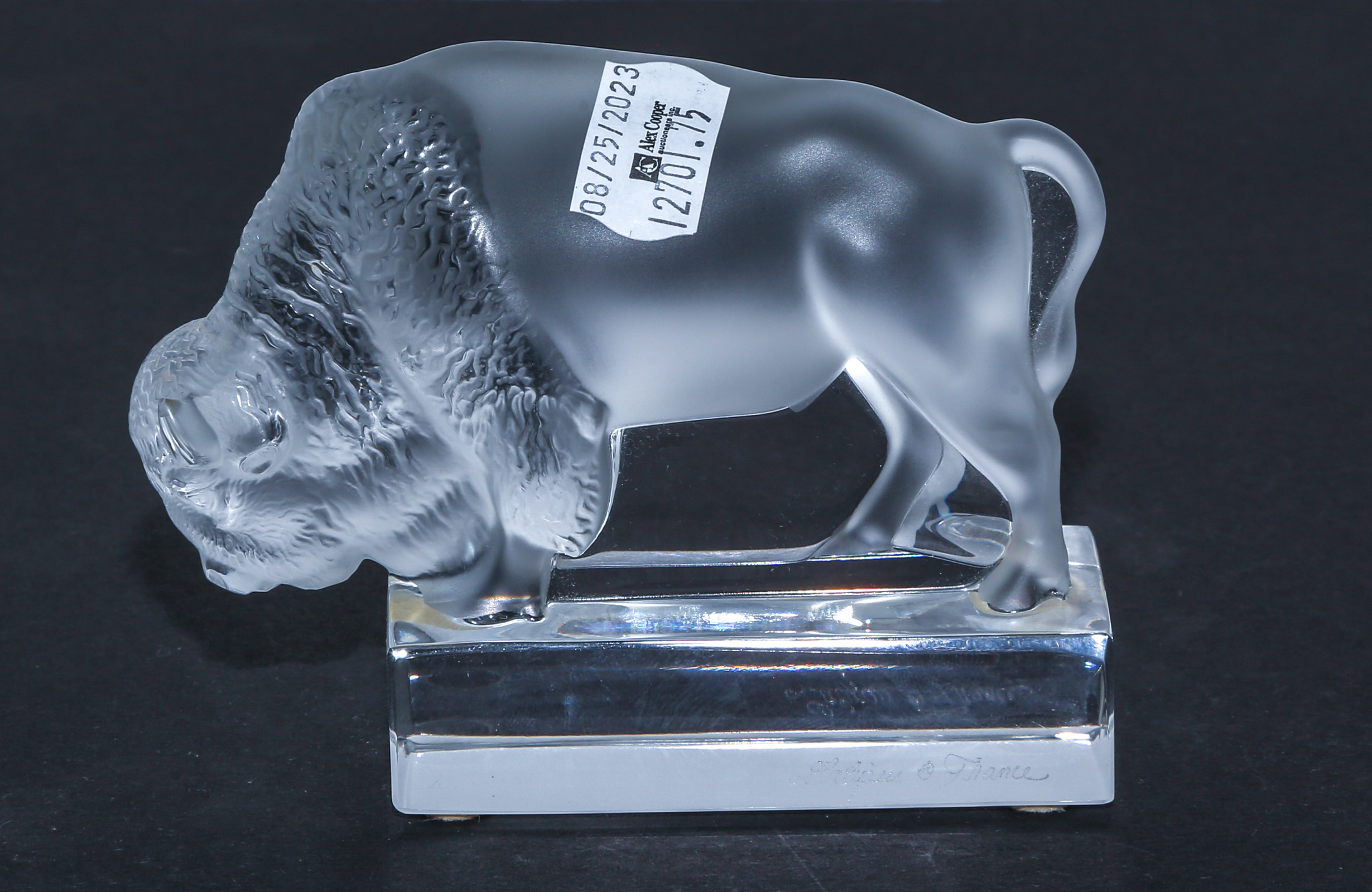 A LALIQUE GLASS BISON Marked on 3cb2e1