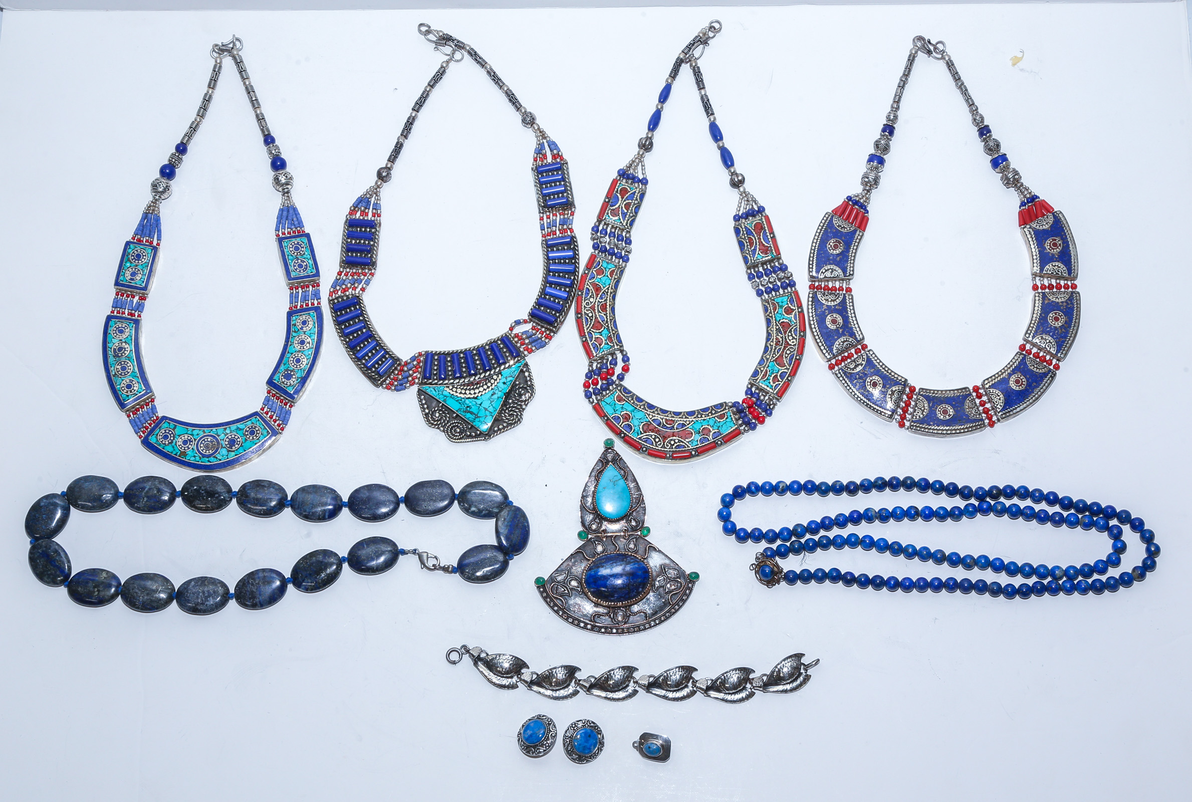 GROUP OF ETHNIC TRIBAL JEWELRY 3cb2f6